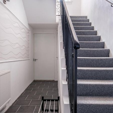 The Douglas - Spacious 2 Bed Apartment In アッディンストン エクステリア 写真