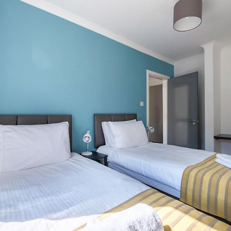 The Douglas - Spacious 2 Bed Apartment In アッディンストン エクステリア 写真