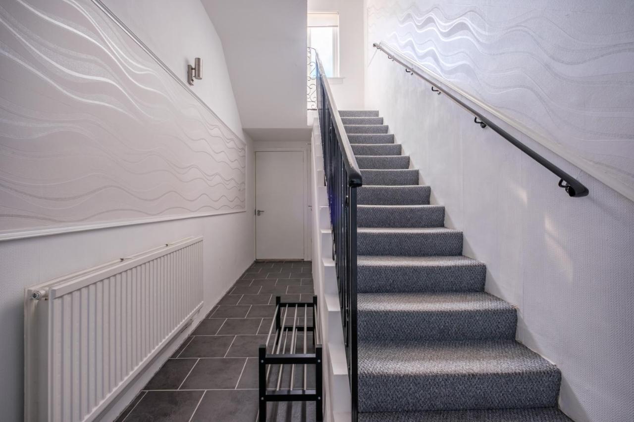 The Douglas - Spacious 2 Bed Apartment In アッディンストン エクステリア 写真