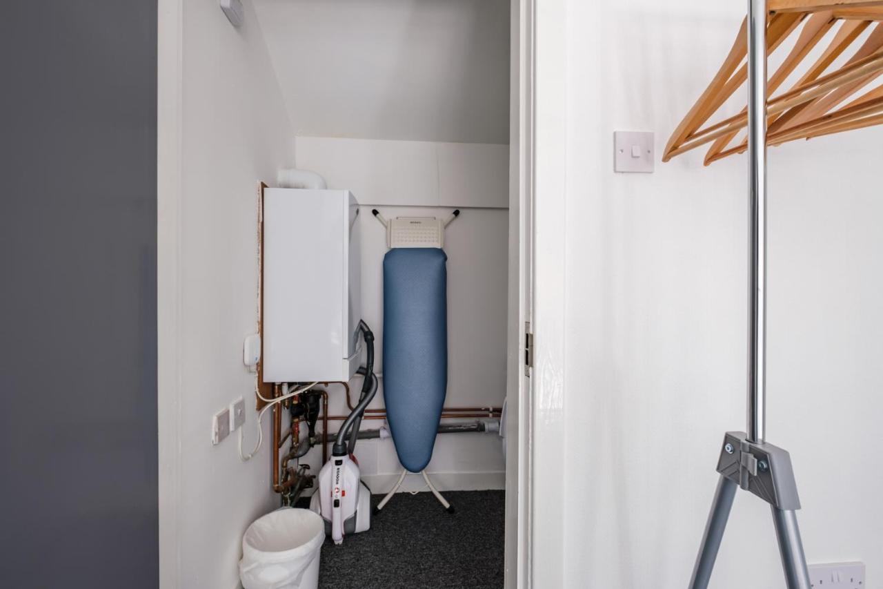 The Douglas - Spacious 2 Bed Apartment In アッディンストン エクステリア 写真