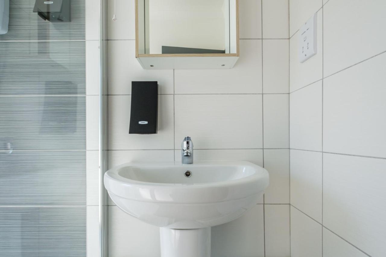 The Douglas - Spacious 2 Bed Apartment In アッディンストン エクステリア 写真