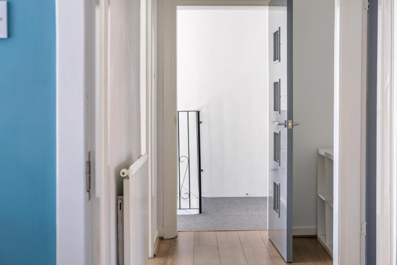 The Douglas - Spacious 2 Bed Apartment In アッディンストン エクステリア 写真