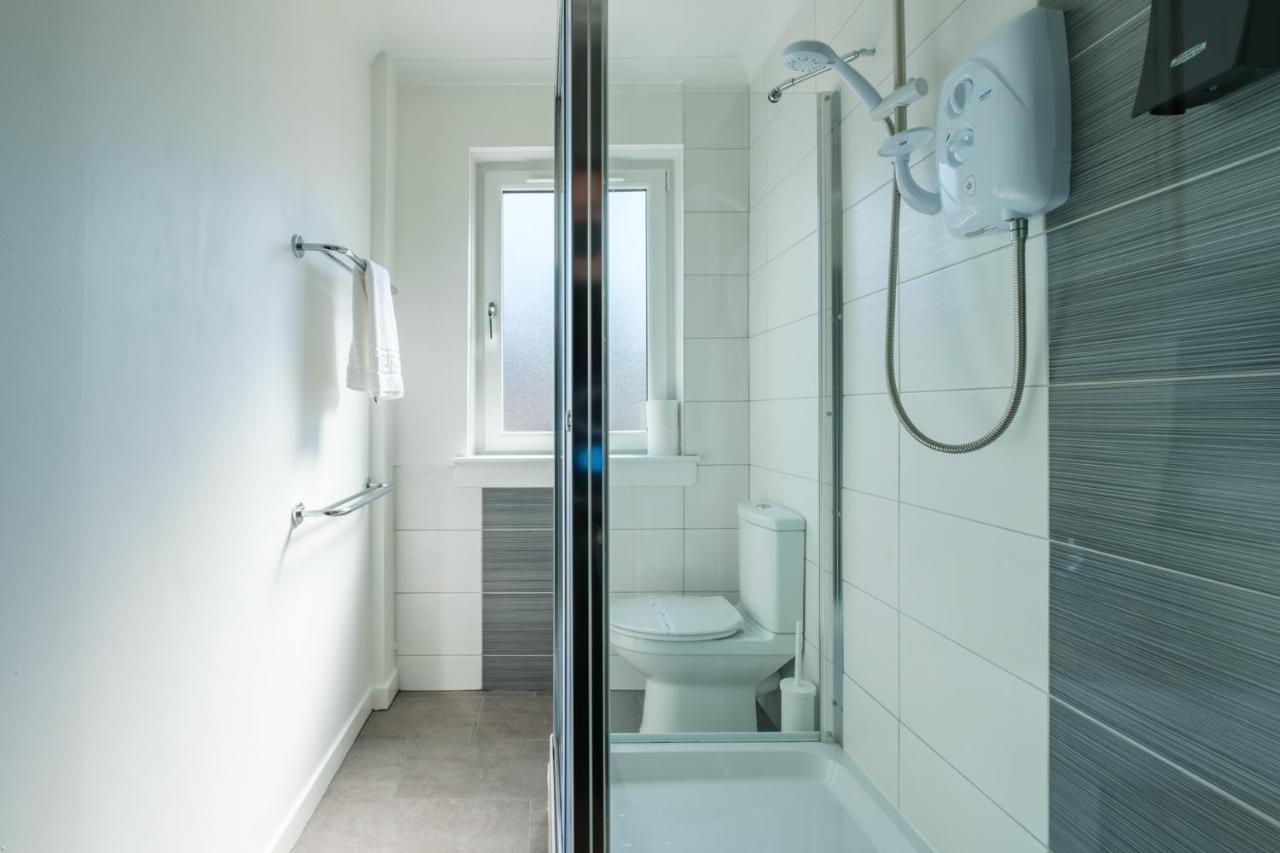 The Douglas - Spacious 2 Bed Apartment In アッディンストン エクステリア 写真