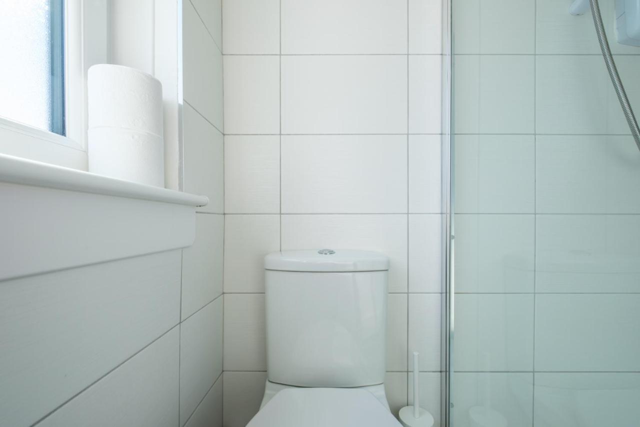 The Douglas - Spacious 2 Bed Apartment In アッディンストン エクステリア 写真