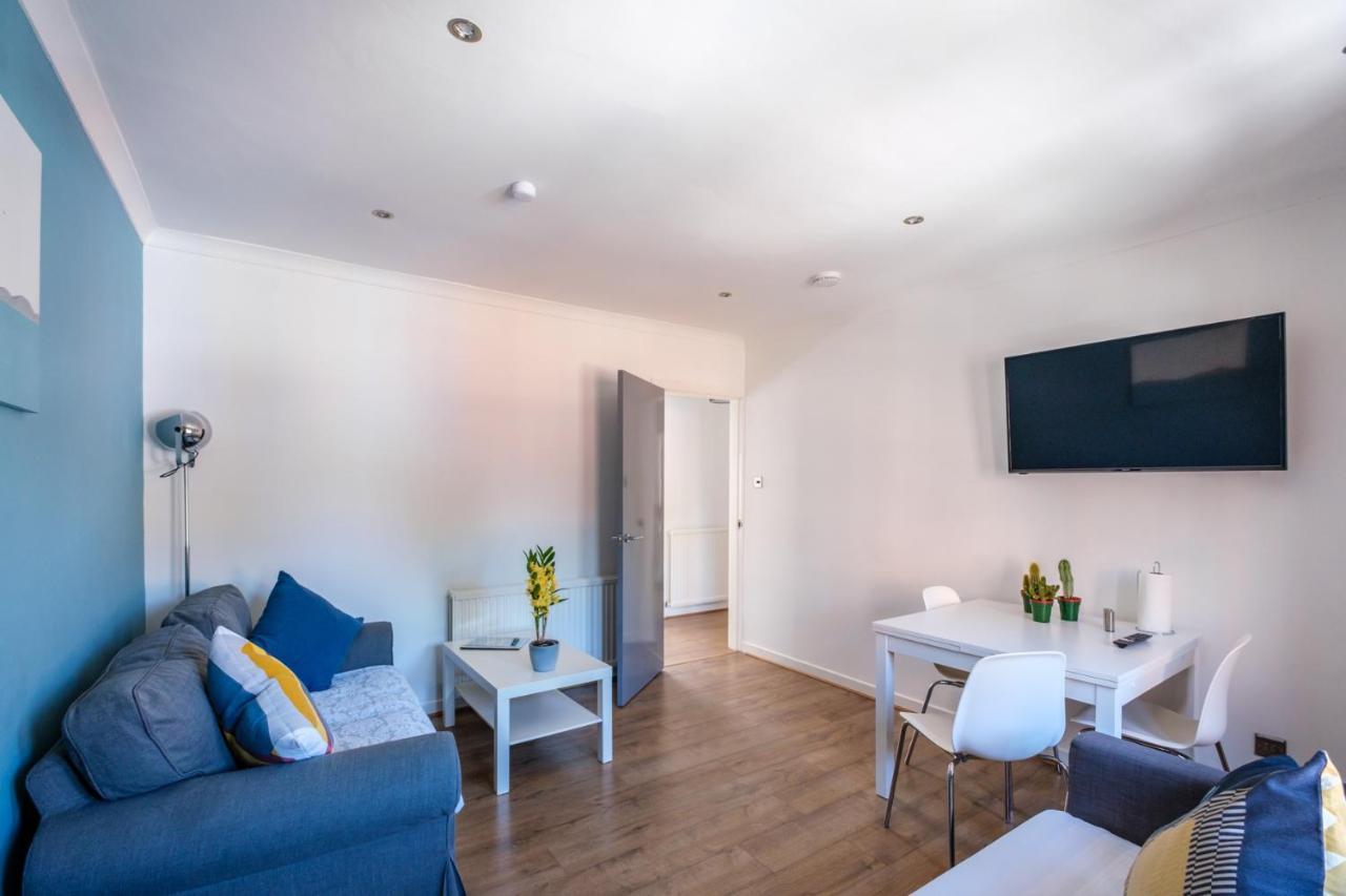 The Douglas - Spacious 2 Bed Apartment In アッディンストン エクステリア 写真